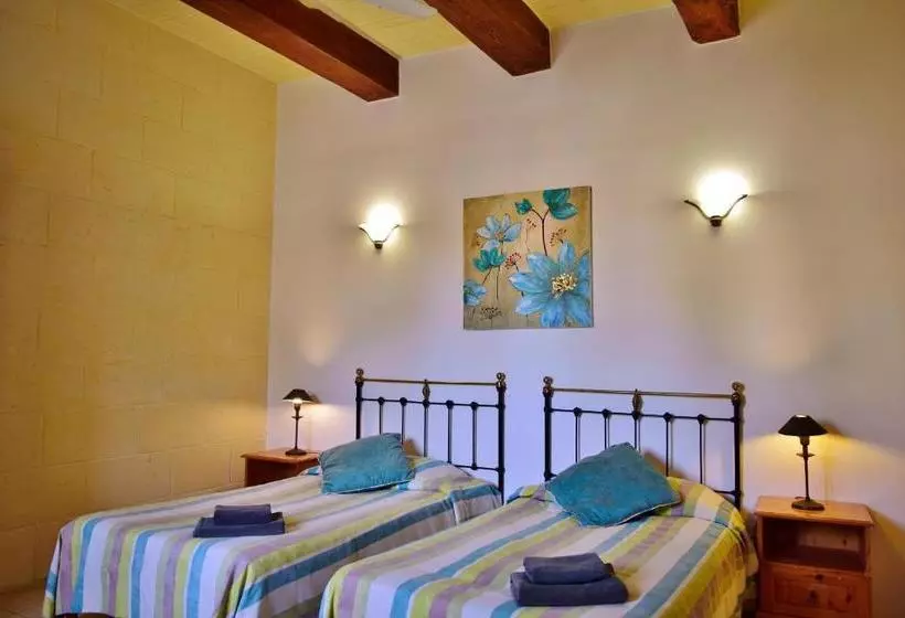 هتل Gozo Village Holidays
