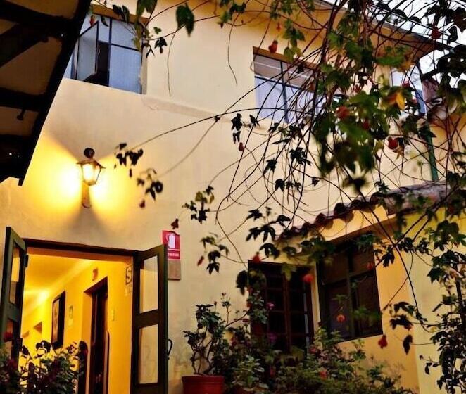 Hotel Hostal Mallqui