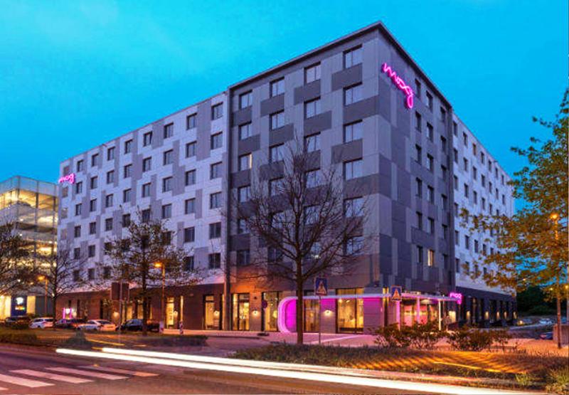 Отель Moxy Frankfurt Airport