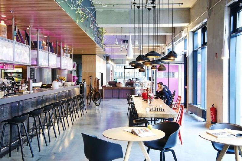 Отель Moxy Frankfurt Airport