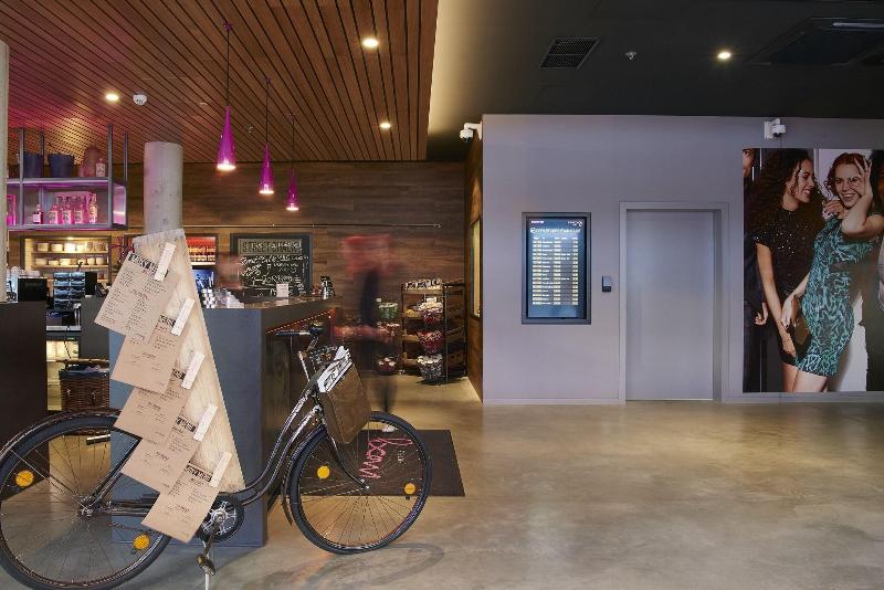 Отель Moxy Frankfurt Airport