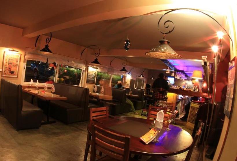 هتل Le Savanna Cafe