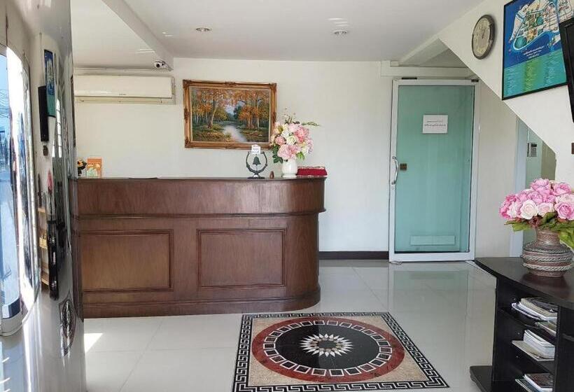 ホテル Taevaraj Place