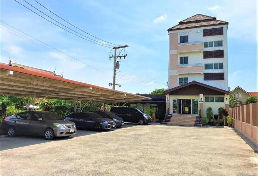 ホテル Taevaraj Place