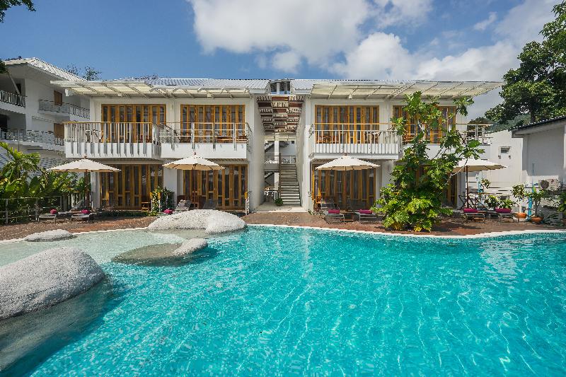 هتل White Sand Samui Resort