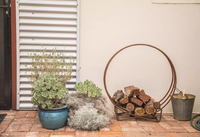 Mataro Cottage