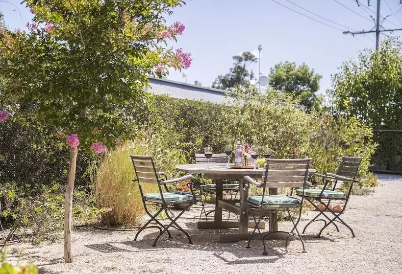 Mataro Cottage