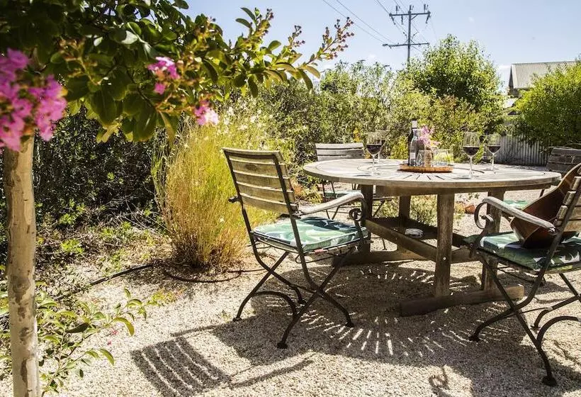 Mataro Cottage
