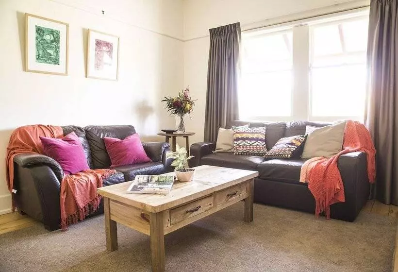 Mataro Cottage