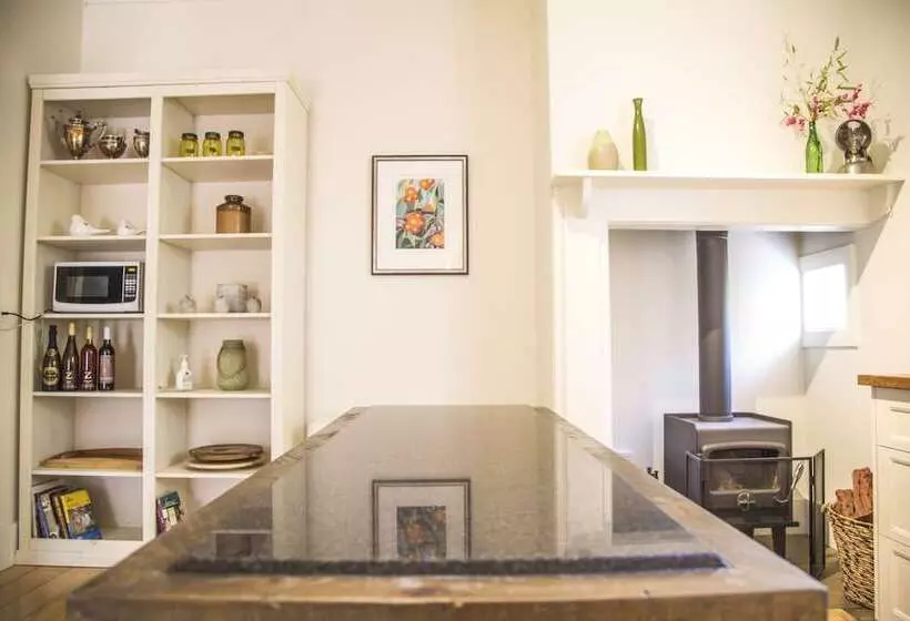 Mataro Cottage