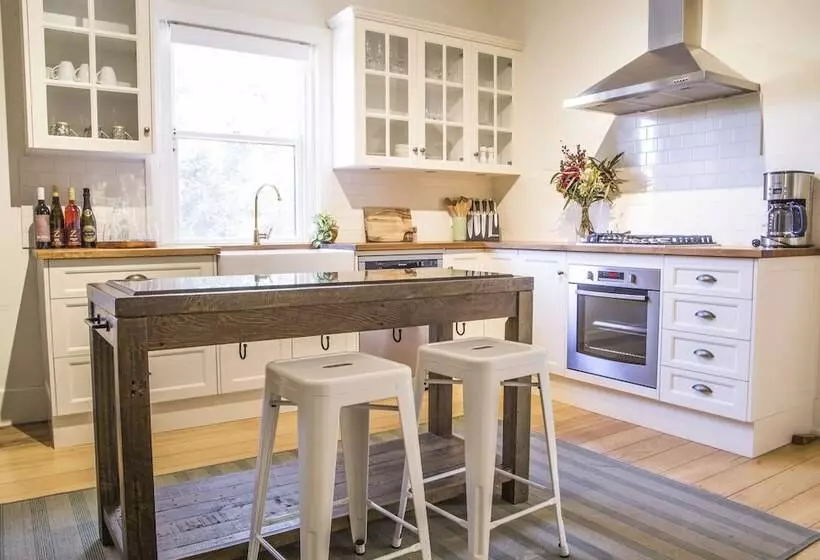 Mataro Cottage