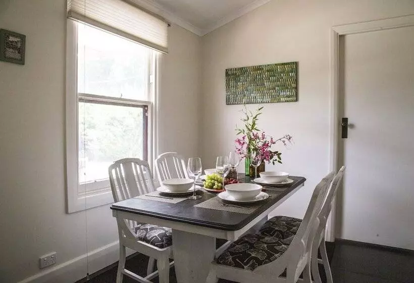 Mataro Cottage