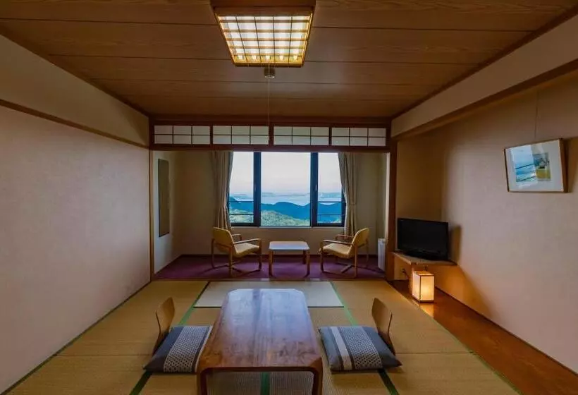 Ryokan Kyukamura Sanukigoshikidai