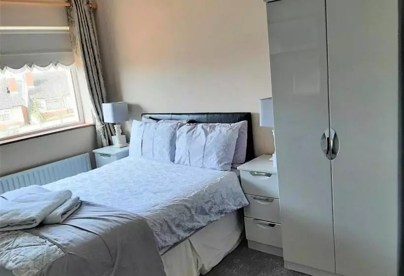 Aaron Vale B&b
