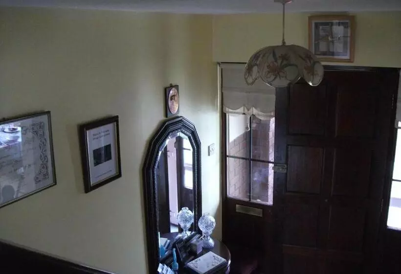 Aaron Vale B&b