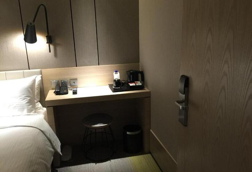 Aerotel Singapore Transit Hotel In Terminal 1