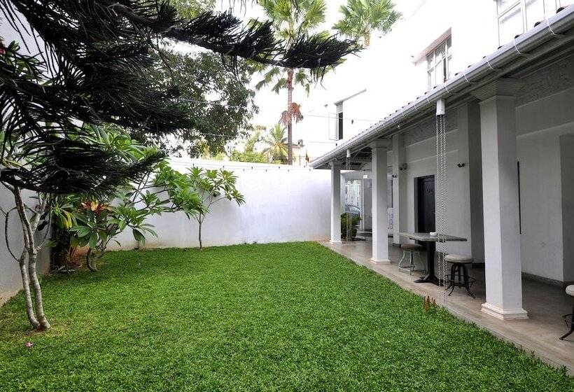 ユースホステル Clock Inn Dehiwala