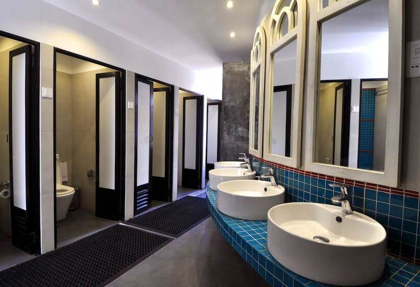 ユースホステル Clock Inn Dehiwala