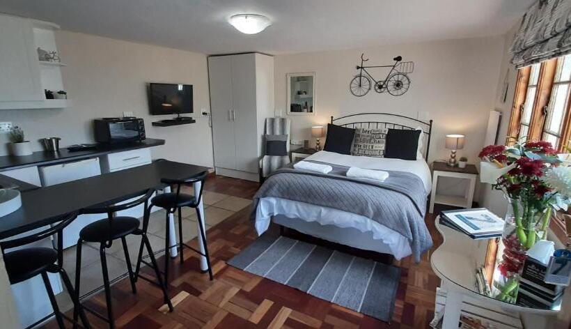 Apartment 7 On Oakleigh