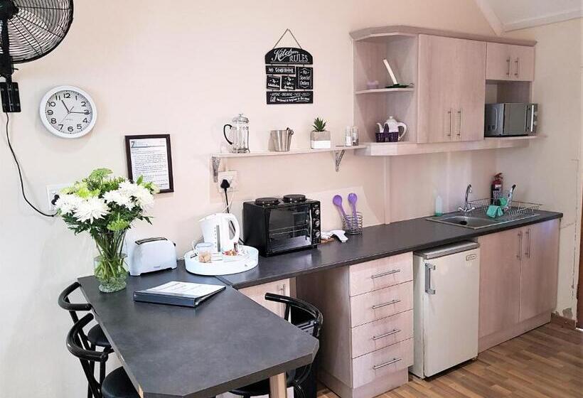 Apartment 7 On Oakleigh