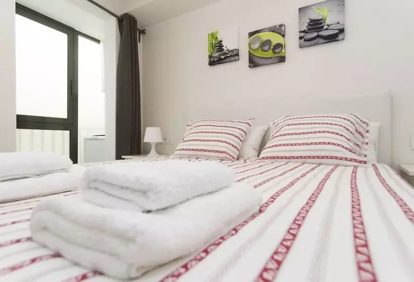 Apartments Sfamilia Barcelona