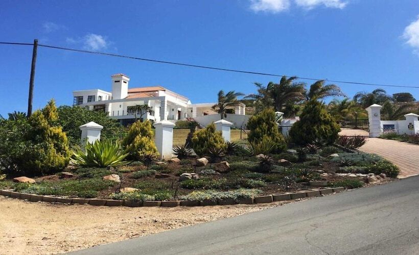 مبيت وإفطار Fly Me To The Moon Guesthouse