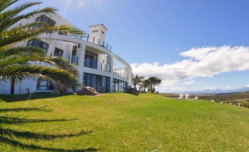 مبيت وإفطار Fly Me To The Moon Guesthouse