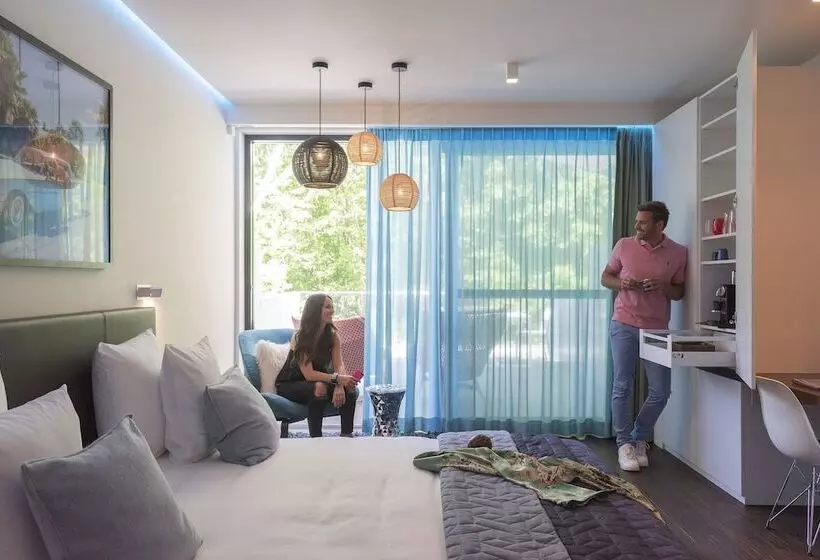 ベッドアンドブレックファースト Lithium Bed Zen & Breakfast