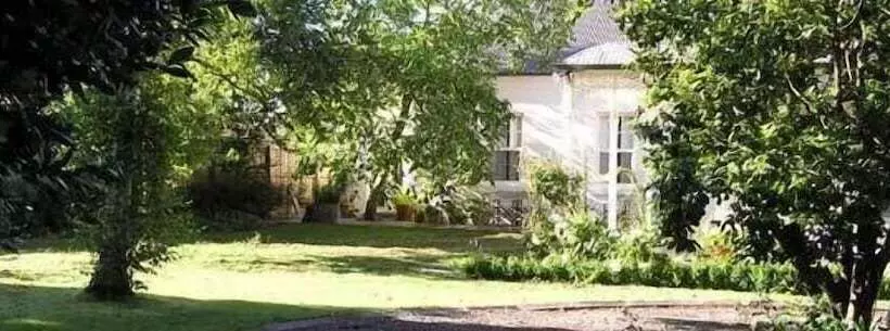 Camellia Cottage Bed & Breakfast