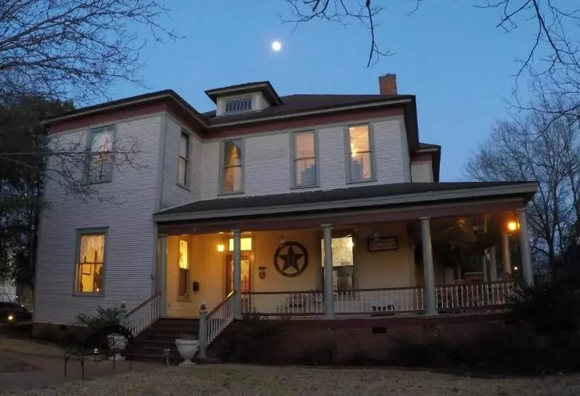 Hardeman House Bed And Breakfast