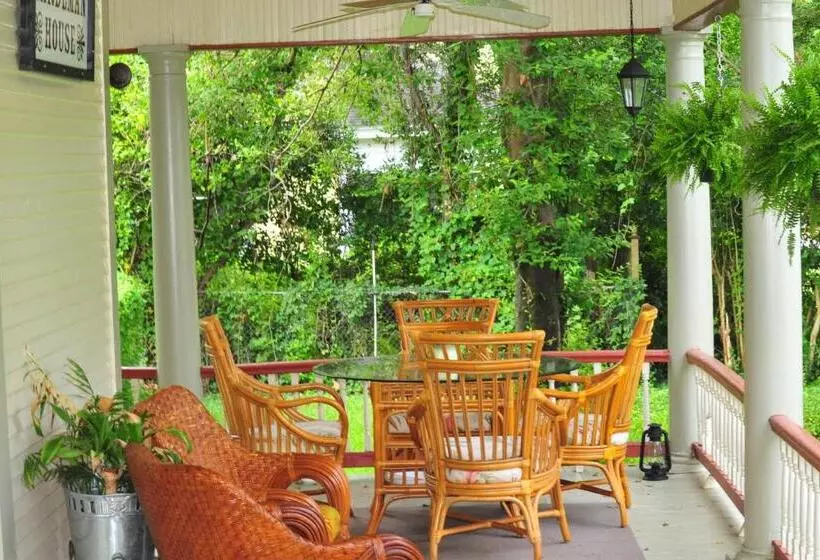 Hardeman House Bed And Breakfast