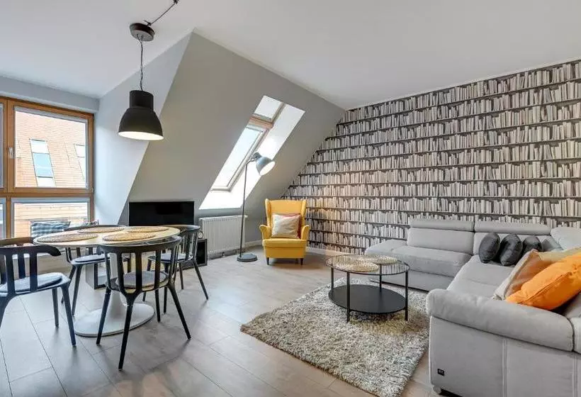 Hotelli Apartamenty Apartinfo Aura