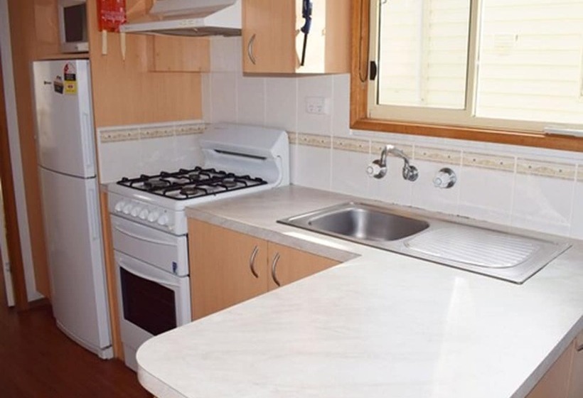 Отель Cohuna Waterfront Holiday Park