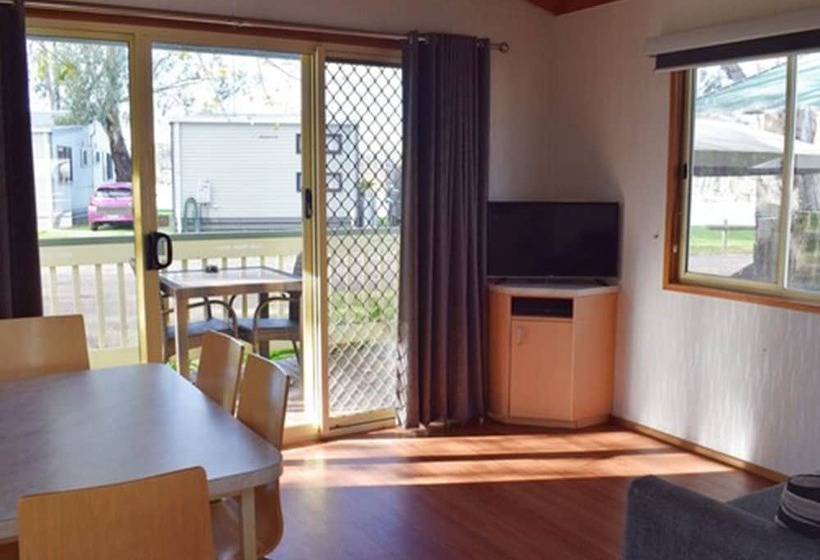 Отель Cohuna Waterfront Holiday Park