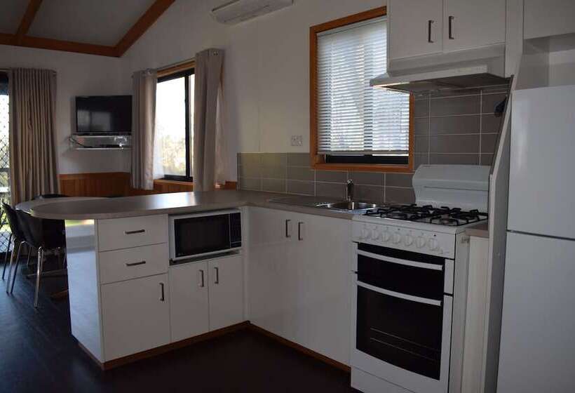 Отель Cohuna Waterfront Holiday Park