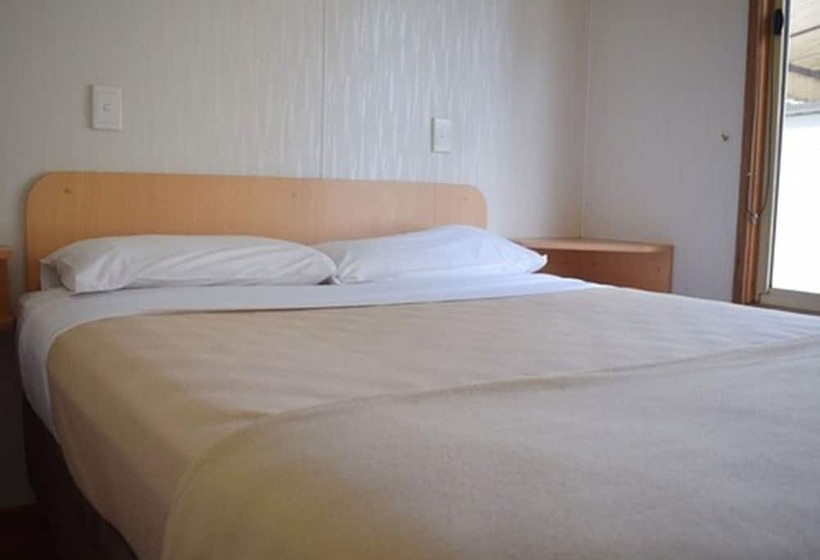 Отель Cohuna Waterfront Holiday Park