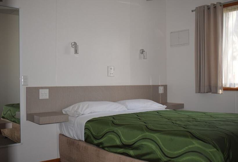 Отель Cohuna Waterfront Holiday Park