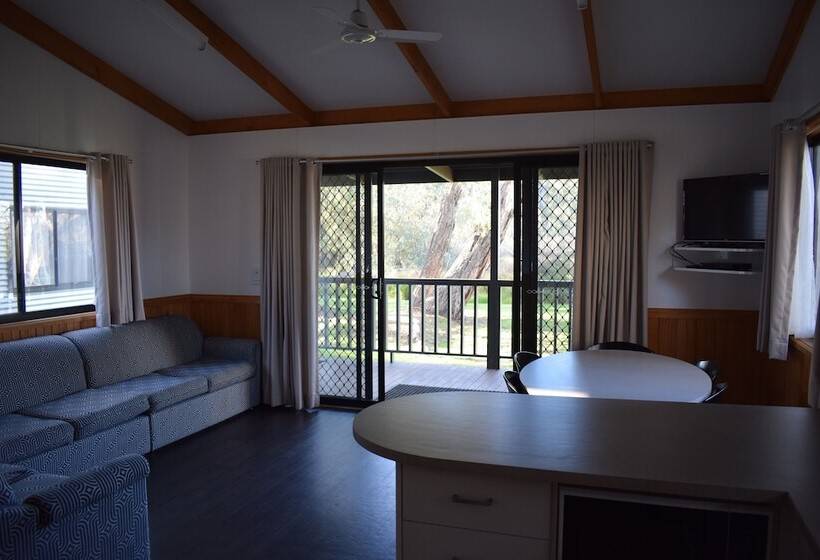 Отель Cohuna Waterfront Holiday Park