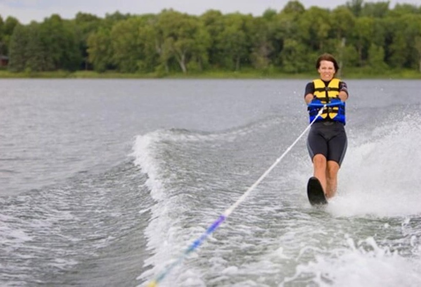 Отель Cohuna Waterfront Holiday Park