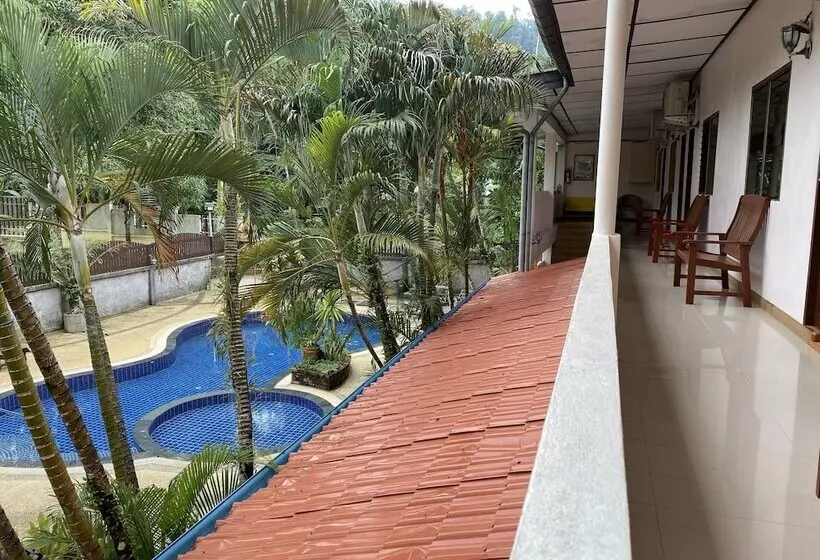 Hotelli Khaolak Grand City