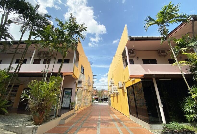 ホテル Khaolak Grand City