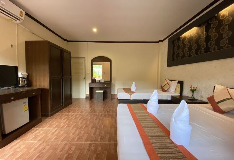 ホテル Khaolak Grand City