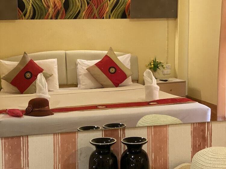 ホテル Khaolak Grand City