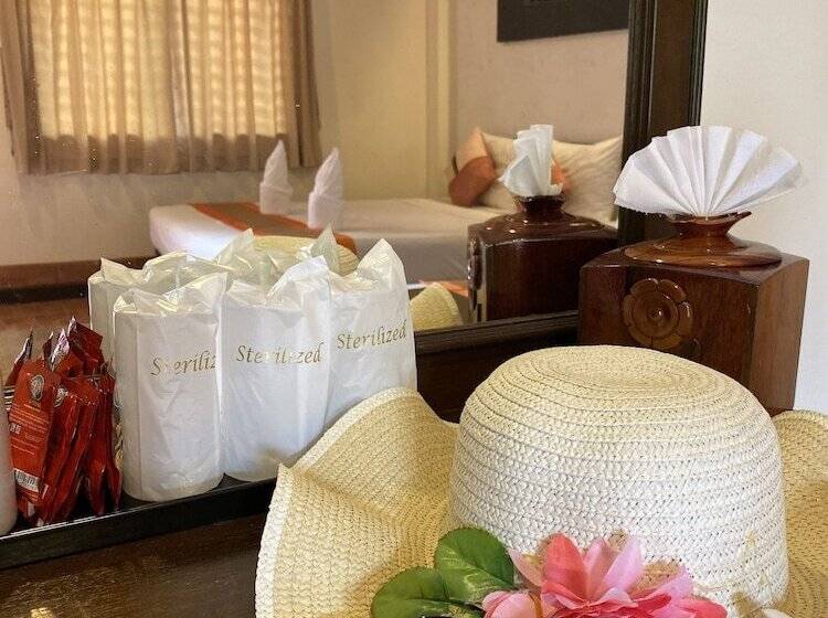 ホテル Khaolak Grand City