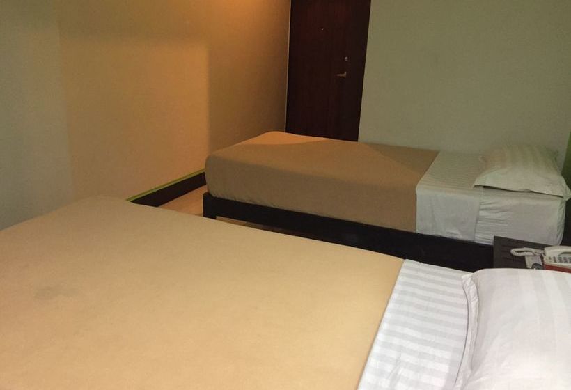 ホテル Negrense Suites