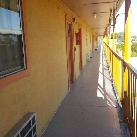 Monte Carlo Motel