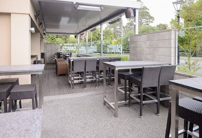 汽车旅馆  Racecourse Hotel And Motor Lodge