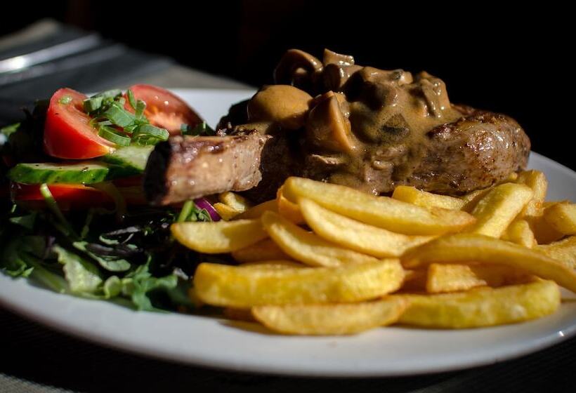 汽车旅馆  Racecourse Hotel And Motor Lodge