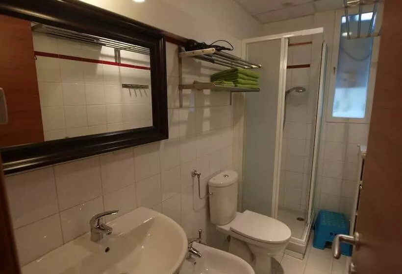 پانسیون Andres Guest House Sanremo