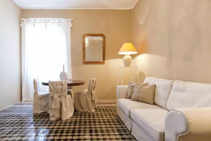 پانسیون Blulassù City Center Rooms